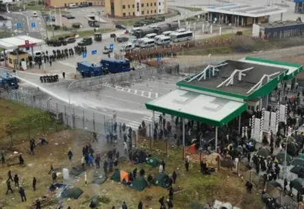 Polija aicina savus pilsoņus steidzami pamest Baltkrieviju drošības apsvērumu dēļ