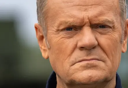 Polijas premjers: Nevienam neliegsim notriekt jebkuru gaisa telpu pārkāpēju