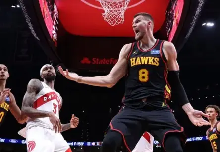 Porziņģim neveicas ar metieniem "Hawks" zaudējumā