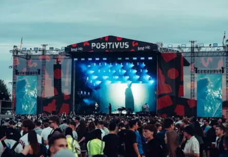 «Positivus» festivāls Lucavsalā: daudzveidība, jaunas vēsmas un pulsējošs piedzīvojums