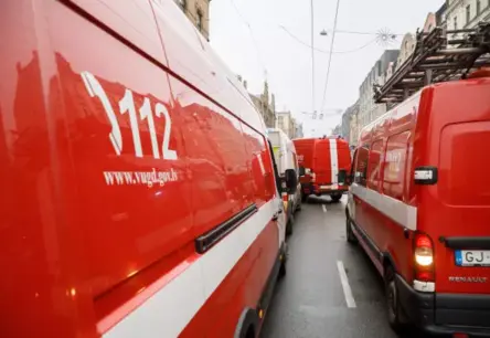 Postošs ugunsgrēks Olainē: Liesmas aprij ēkas un transportlīdzekļus, VUGD diennakts bilance šokē ar notikumu daudzveidību