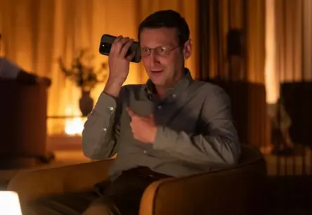 “Priekšsēdētāja kompānija”: HBO jaunā “krinž” komēdija saņem 100% uz Rotten Tomatoes