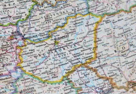 Pusgadu pirms vēlēšanām Ungārijā atkāpies populārākā laikraksta galvenais redaktors