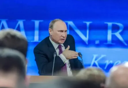 Putins draud: ārvalstu karavīri Ukrainā kļūs par «leģitīmiem mērķiem» pirms miera vienošanās
