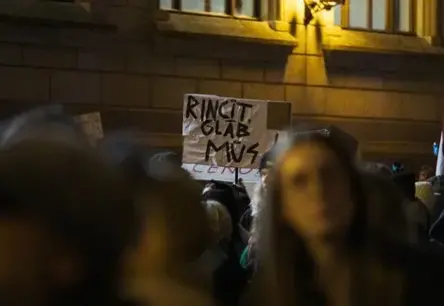 Rekordskaits parakstu pret izstāšanos no Stambulas konvencijas – iesniegta iniciatīva prezidentam