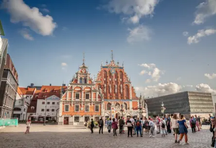 Rīga kļūst par Eiropas tūrisma magnētu: pieaug viesu skaits un investīcijas