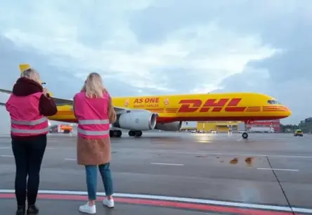 Rīgā nolaidusies vēža profilakses vēstnese: DHL iniciatīva iedvesmo sabiedrību