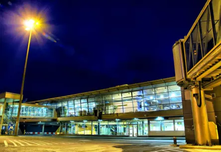 Rīgas Lidosta Spērusi Vēsturisku Soli: Starptautisks Konkurss Komercplatību Apsaimniekošanai Paaugstinās Pasažieru Pieredzi un Neaviācijas Ieņēmumus