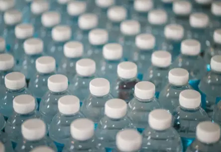 Rimi Vērienīgais Atbalsts XIII Latvijas Skolu Jaunatnes Dziesmu un Deju Svētkiem: 467 000 Ūdens Pudeļu Dalībnieku Labsajūtai