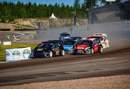 Roberts Vītols: Līderpozīcijā "RallyX" Sezonas Cīņā, Neskatoties uz Dramatiskiem Pārbaudījumiem