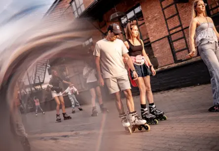 Rudens Skrituļdisko VEF Kvartālā: Kustības, Mākslas un Mūzikas Simfonija Aizrautīgā Vakarā