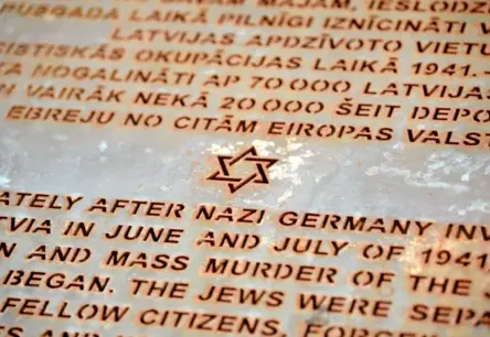 Saeimas Vadošie Darbinieki Godina Ebreju Genocīda Upurus 80 Gadus Pēc Otrā Pasaules Kara Beigām: Neaizmirstamības Vēstījums