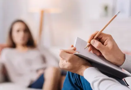 Sākta parakstu vākšana par obligāta psihologa vai mentora nodrošināšanu katrā skolā