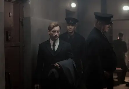 Sergeja Lozņicas filma «Divi prokurori» ierobežoti skatāma Latvijas kinoteātros