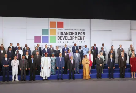 Seviļas Aicinājums Pasaules Attīstībai: Cīņa ar Parādiem un Nabadzību Bez ASV Dalības