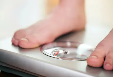 Sieviete četru mēnešu laikā zaudē 25 kg, mainot tikai vienu ēšanas paradumu