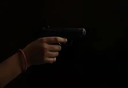 Skolotāja, ko sašāva 6 gadus vecs skolēns, pieprasa 40 miljonus dolāru no skolas bijušās vadības