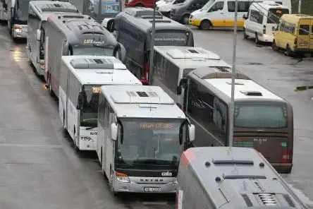 Šoferu trūkums un protesti: Latvijā atcelti 53 autobusu reisi
