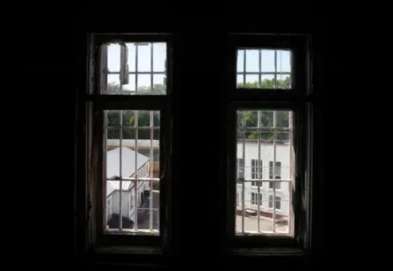 Šokējošs Pavērsiens: Ieslodzījuma Vietu Pārvaldes Amatpersonu Aiztur Aizdomās Par Bērnu Pornogrāfiju – Nodota Ziņa Par Valsts Integritātes Sargsistēmas Triecienu