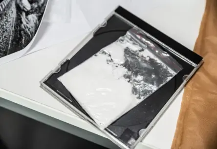 Somijā atklāj organizētu noziedzīgu grupējumu narkotiku apritē; kurjeri aizturēti arī Latvijā