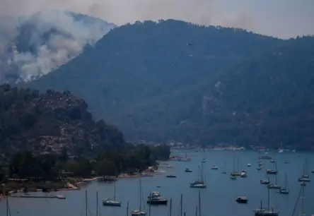 Spēcīga zemestrīce satricina Grieķijas salas un Turciju: jauniete gājusi bojā panikā, desmitiem ievainoti