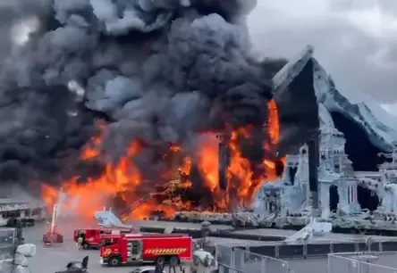 Spīts ugunij: "Tomorrowland" galvenās skatuves postaža nespēs apdzēst festivāla maģiju Beļģijā