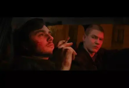 Spriedze aug: publiskots filmas “Tumšzilais evaņģēlijs” tīzeris un atklāts pirmizrādes datums