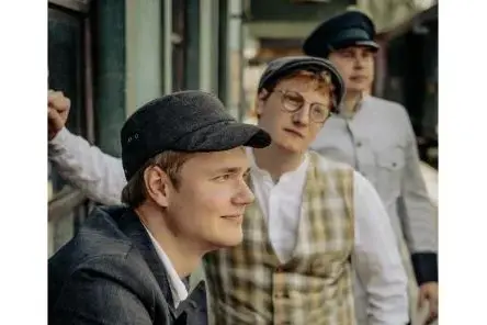 «Sub Scriptum» atdzīvo pagātnes «gangsteru grāvējus» jaunā videoklipā «tev, tev, tev, tev»