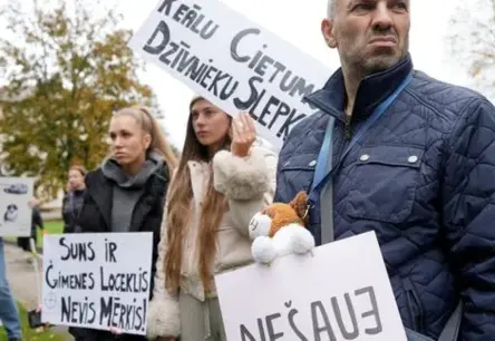 Suņu nošaušanas lietā Bauskas pašvaldības policijas priekšnieks Egīls Gailis zaudē amatu