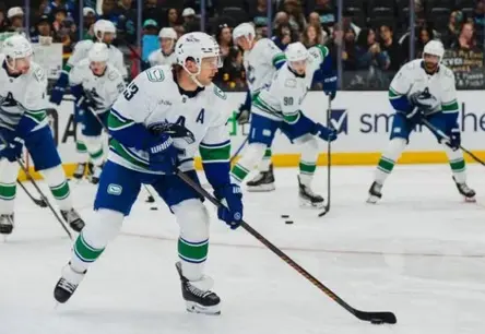 Teodors Bļugers gūst pirmos vārtus NHL sezonā, sasniedzot 50 vārtu karjeras robežu