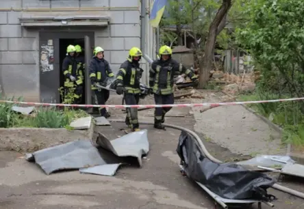 Terora nakts Ukrainā: Krievijas raķetes sit pa skolām un dzīvojamām mājām, sējot nāvi un izmisumu Dņipro un Kijivā