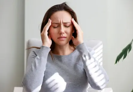 Tests ar balvu: Kā atpazīt savas galvassāpes un ko tās vēsta par veselību?