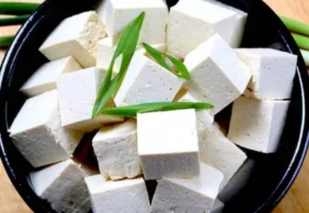Tofu: Vai patiešām veselīgs? Uztura speciālistes skatījums un praktiski padomi