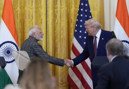 Tramps apgalvo: Indija vairs nepērk Krievijas naftu, reaģējot uz ASV spiedienu