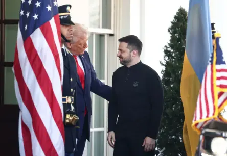 Tramps šokējoši aicina "Intel" izpilddirektoru atkāpties: Spriedze ar Ķīnu saasinās