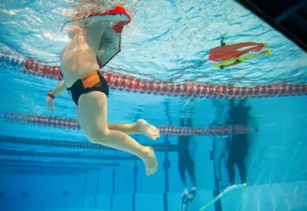 Ulbrokas peldbaseins kritiskā stāvoklī: eksperti brīdina par draudošu katastrofu un nepieciešamu pārbūvi