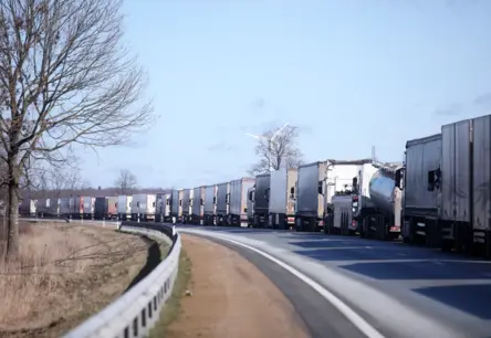 VID brīdina par gaidāmo kravas auto rindu pieaugumu Latvijas robežās Lietuvas-Baltkrievijas robežas slēgšanas dēļ