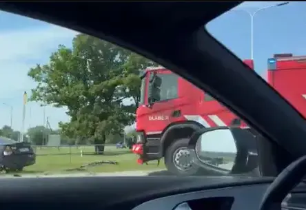 Avārija uz Ventspils šosejas pie Kandavas pagrieziena: Satiksme ierobežota, prasa pastiprinātu piesardzību