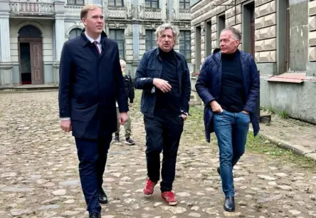 Valaiņa un Ēķa tikšanās Cinevillā: Jauns posms Latvijas kino industrijas izaugsmē