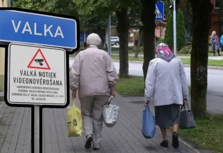 Valdība un vietvaras vienojas par budžetu; situācija Valkā draud izvērsties finanšu krīzē