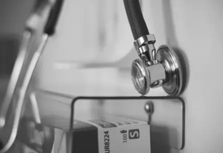 Valsts beidzot apmaksās dežūrārstu milzīgo slodzi, sniedzot cerību veselības aprūpei