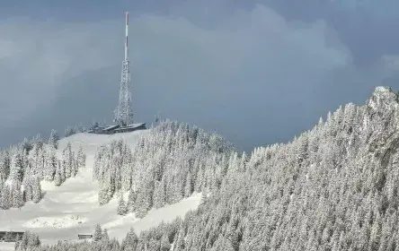 Vasaras vidū Alpus pārsteidz ziemas stihija: bīstams brīdinājums kalnu kāpējiem