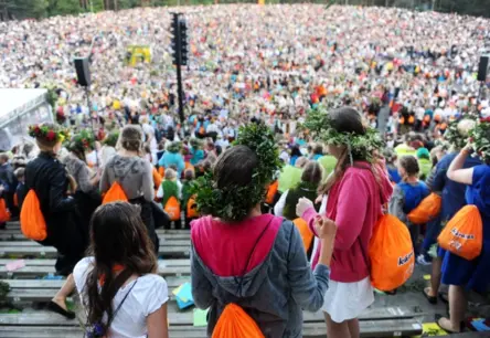 Vēl viena iespēja: Publiskajā tirdzniecībā nonāks ap 12 000 biļešu uz Skolu jaunatnes dziesmu un deju svētkiem