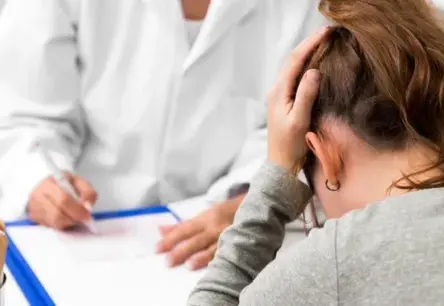 Veselības ministrija noliedz zināšanas par ārstu pārmērīgu darba slodzi pirms Valsts kontroles revīzijas