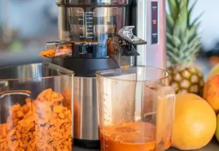 Veselības paradokss: vai sula patiešām ir cukura bumba un kāpēc to joprojām dzeram?