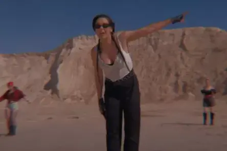 Vēsturisks pavērsiens Latvijas hiphopā: VIŅA, Ūga un Revolūcija apvienojas kopīgā klipā “100”