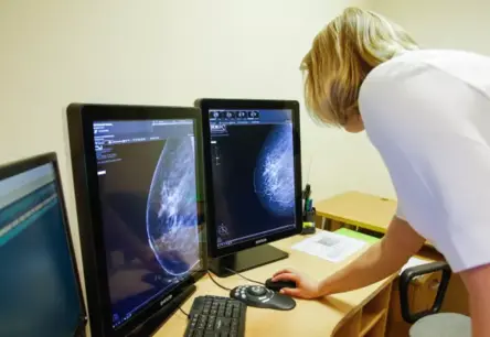 Vēzis Latvijā: Bezspēcība, ziedojumu virpulis un jautājums – cik maksā cilvēka dzīvība?