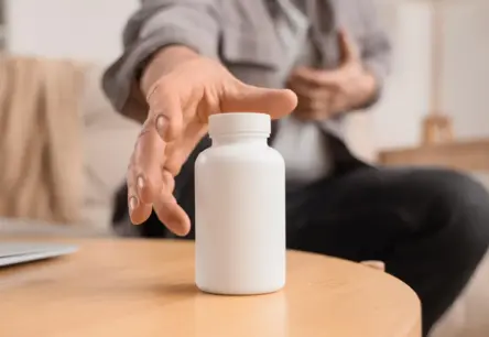 Zāļu drošuma nedēļa: ZVA aicina iedzīvotājus ziņot par zāļu blakusparādībām