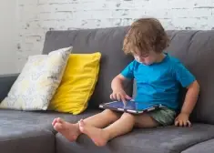 Ziedu Zagļi Posta Latvijas Pilsētu Skaistumu: Sāpīgi Zaudējumi un Sabiedrības Sašutums