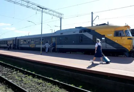 Ziemas sezonā retāki vilcieni uz Carnikavu: tiek atcelti vairāki reisi